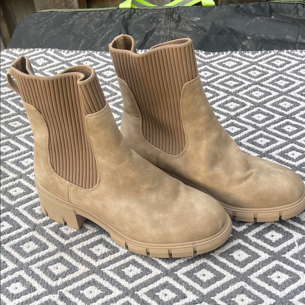 Stylish Tan Ankle Boots for Women